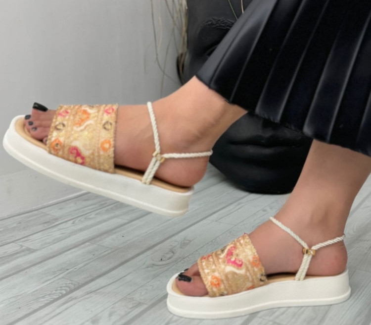 صندل زنانه شیک و راحت مدل ایندیا