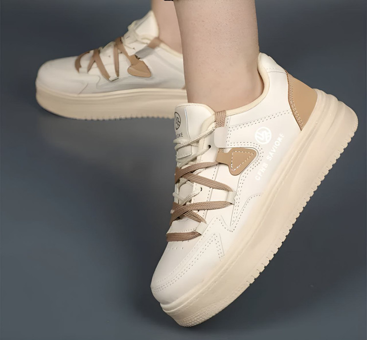 خرید کفش کتونی زنانه مدل ساویک کرم نسکافه ای