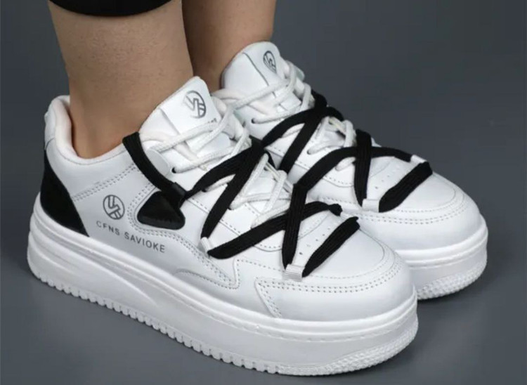 کفش کتونی زنانه مدل ساویک مشکی