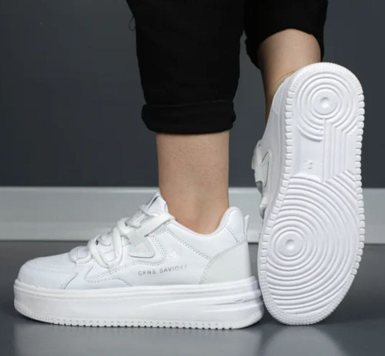 خرید کفش کتونی زنانه مدل ساویک سفید