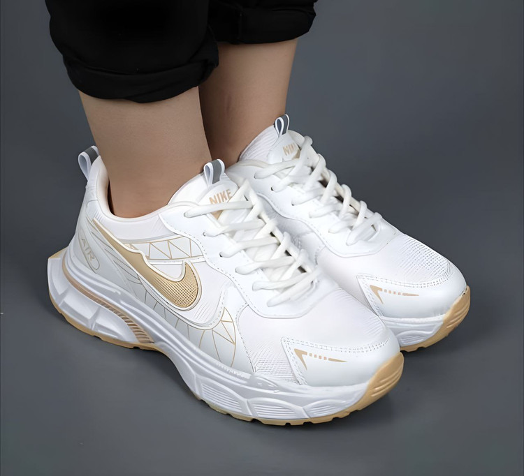 خرید کفش کتونی زنانه نایکی مدل سفید کرم