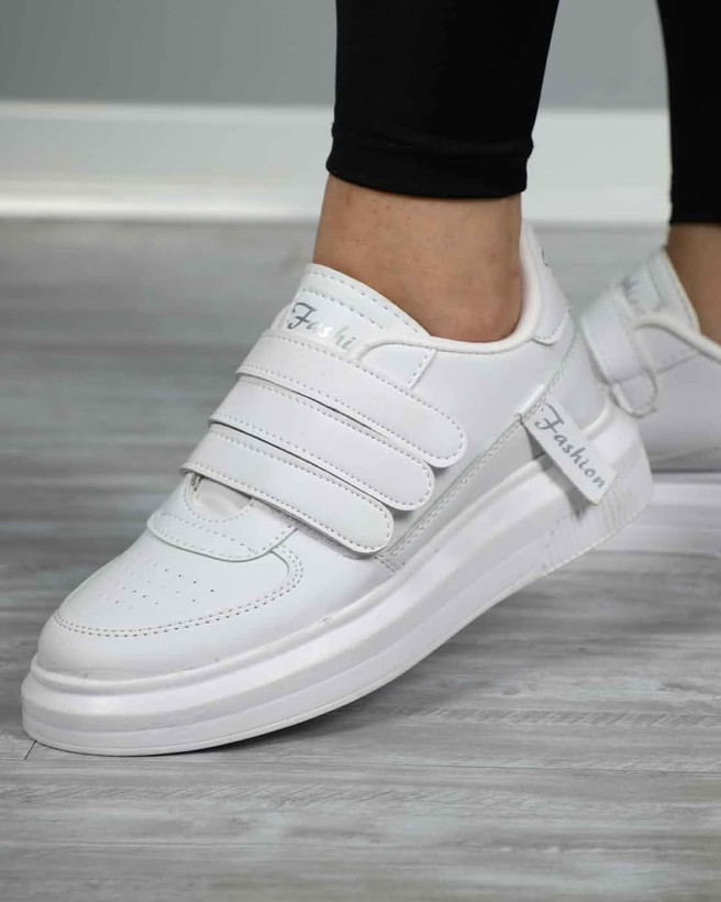 خرید کفش کتونی زنانه بسیار شیک و زیبا سه چسب لاولی سفید