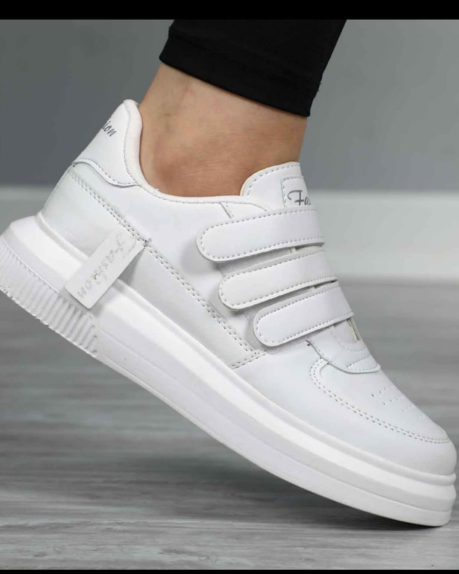 خرید کفش کتونی زنانه بسیار شیک و زیبا سه چسب لاولی سفید