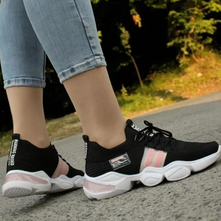 کفش کتونی زنانه یوسینج مدل پارمس مشکی