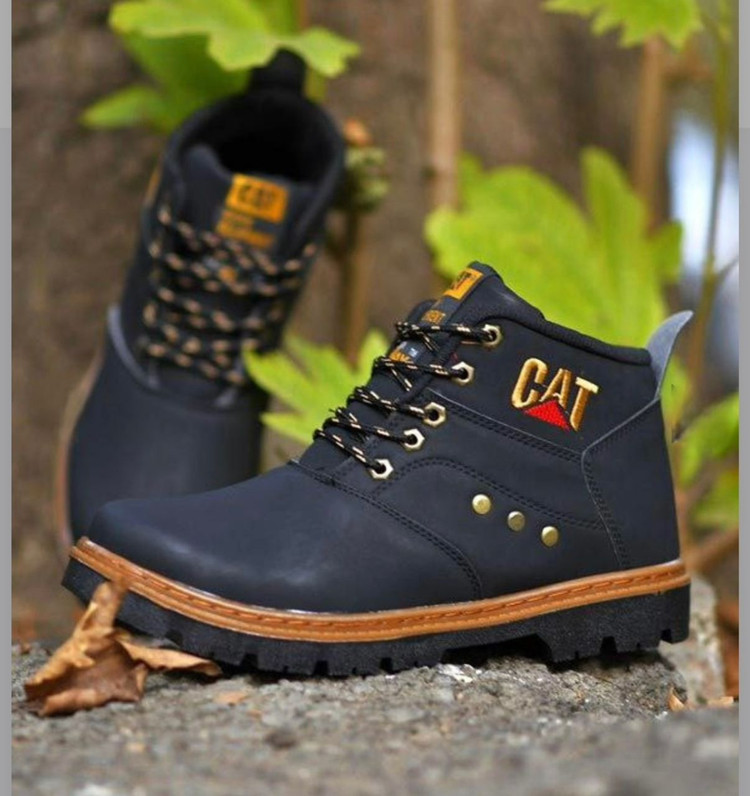 نیم بوت ست مردانه و زنانه کاترپیلار مشکی